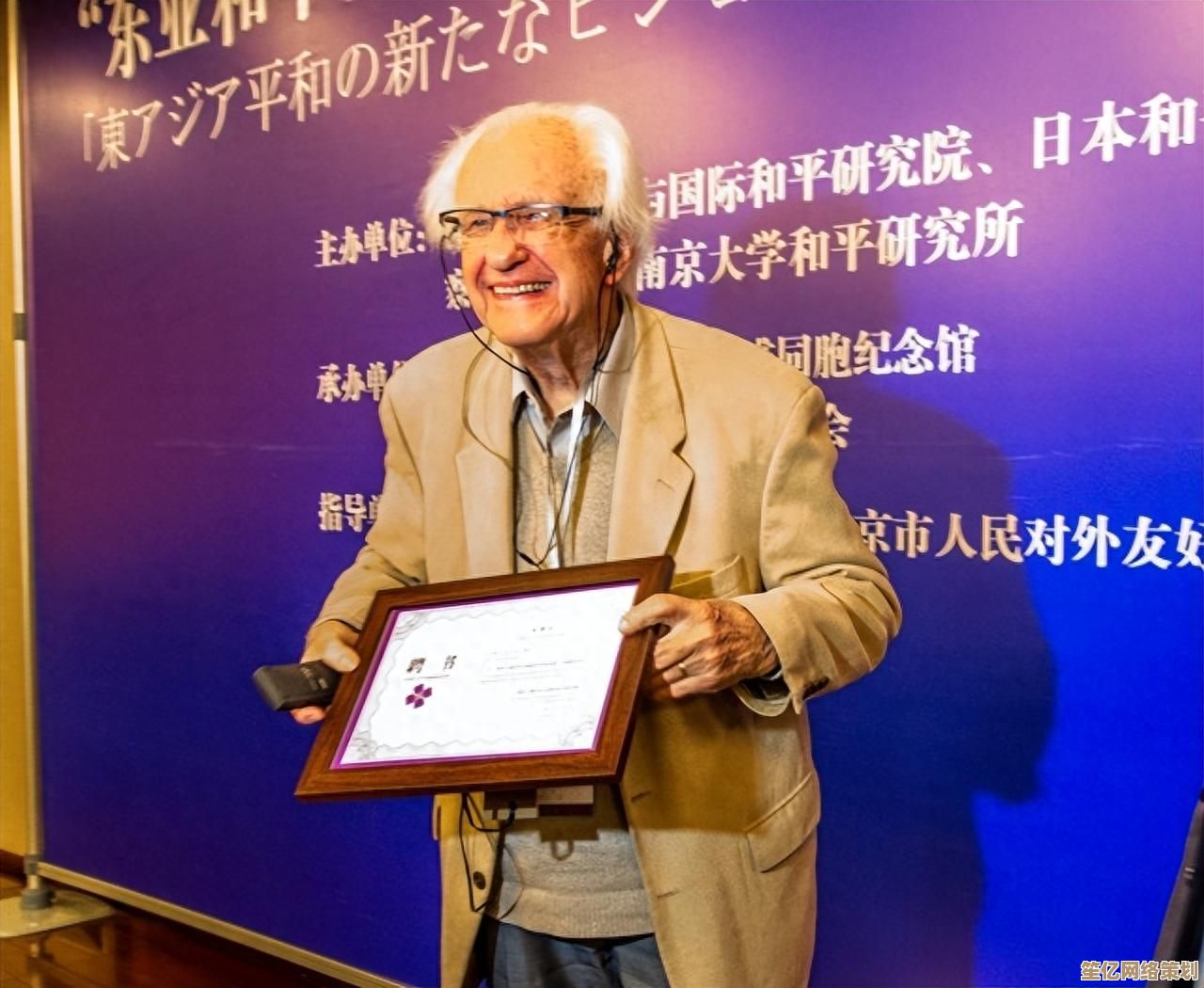 2025穿越火线手游王者套装全面升级，专属技能与动态特效尽显霸主风范！