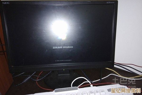 显示器无信号？小鱼教您轻松解决电脑屏幕不显示问题