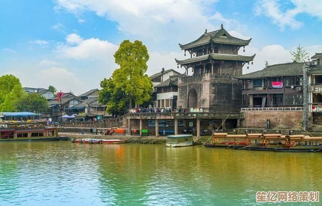 2025年村落人生怎么联机？全球玩家共建未来乡村，真实天气与季节交替系统！