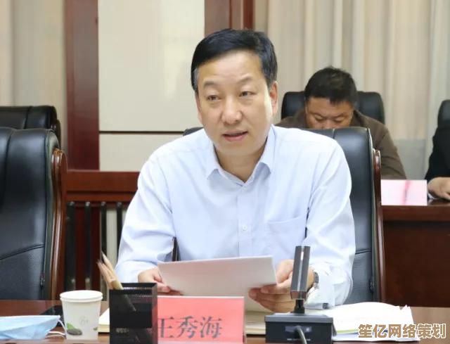 抢先体验2025科技风战盟桌面精灵，限时优惠享专属智能交互福利！