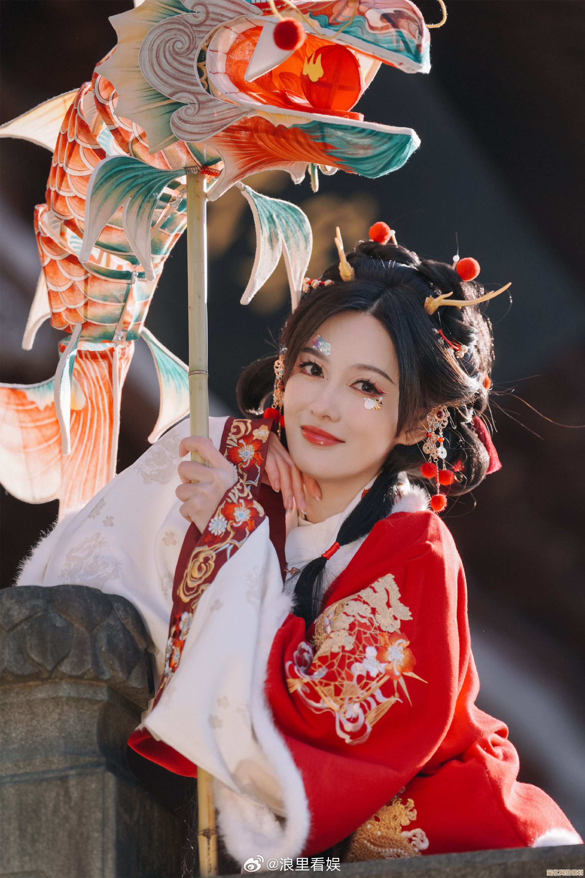 2025年罗氏风鲤莲姬新春皮肤风采展示，演绎唯美国风意境
