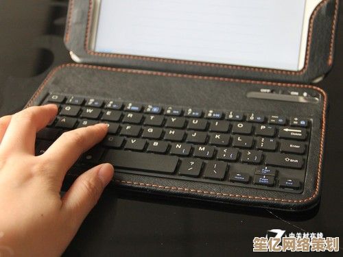 让输入更高效：电脑虚拟键盘便携实用，操作流畅打字轻松！