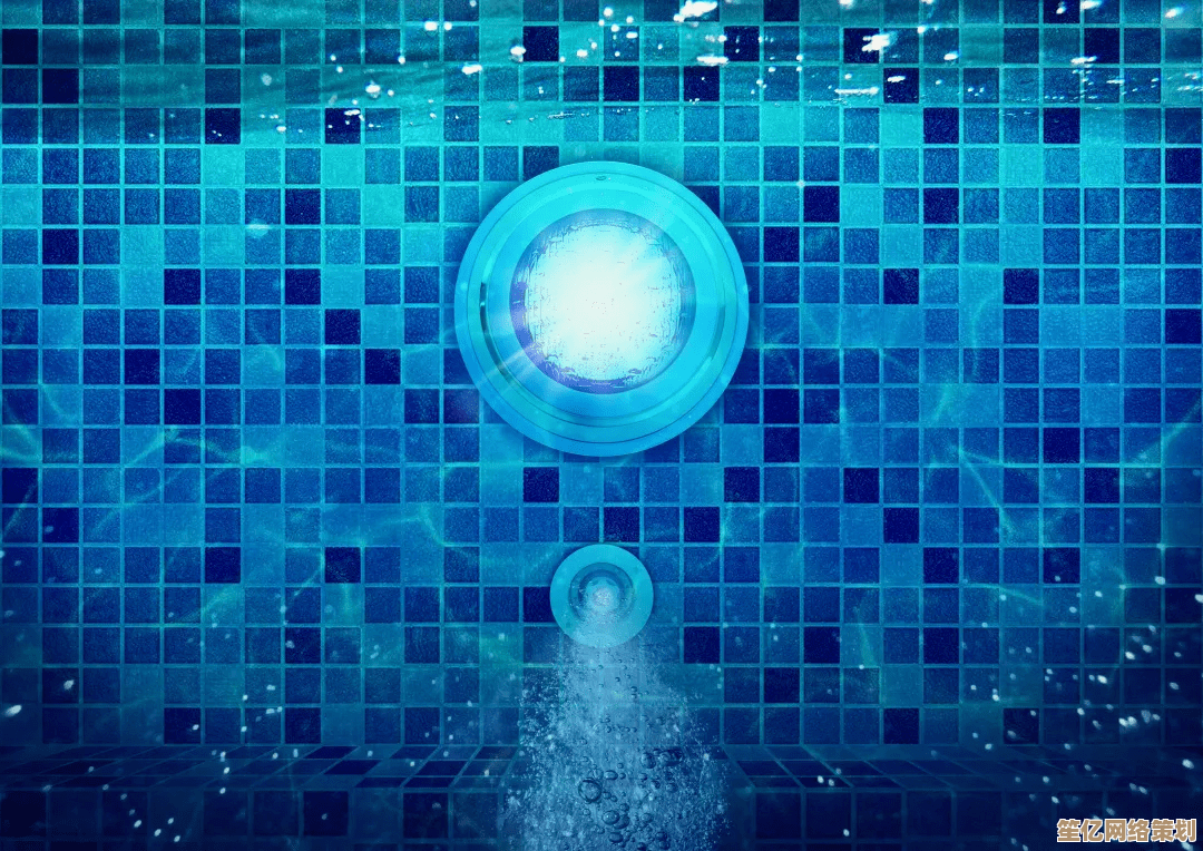 2025年游泳池水变蓝的神秘物质揭晓，科学解析背后的化学与视觉奇迹