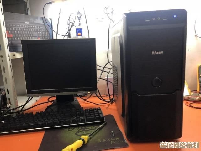 显示器不亮别慌张，小鱼为您详解电脑开机黑屏的解决步骤