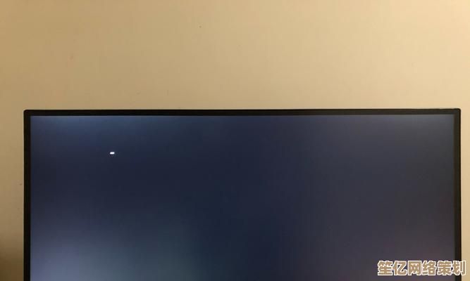 如何快速诊断并修复电脑显示器无信号导致的屏幕黑屏问题