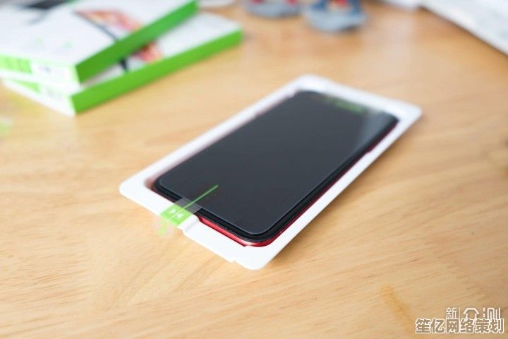 超实用手机贴膜教程：从清洁到贴合细节完整解析