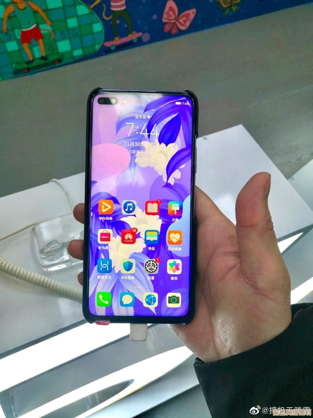 华为官网热卖新款手机，精选机型限时优惠不容错过