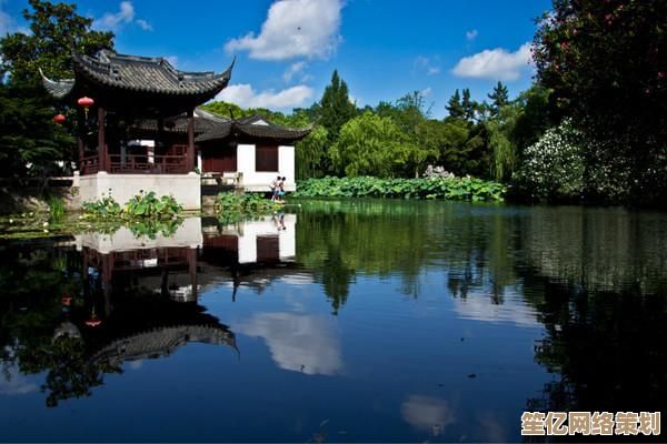 江湖悠悠2025新版武器洗练深度分析，高效词条推荐与数值对比实战