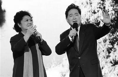 鸣潮新武器“风流的寓言诗”装备图鉴，属性细节还有那些没写完…