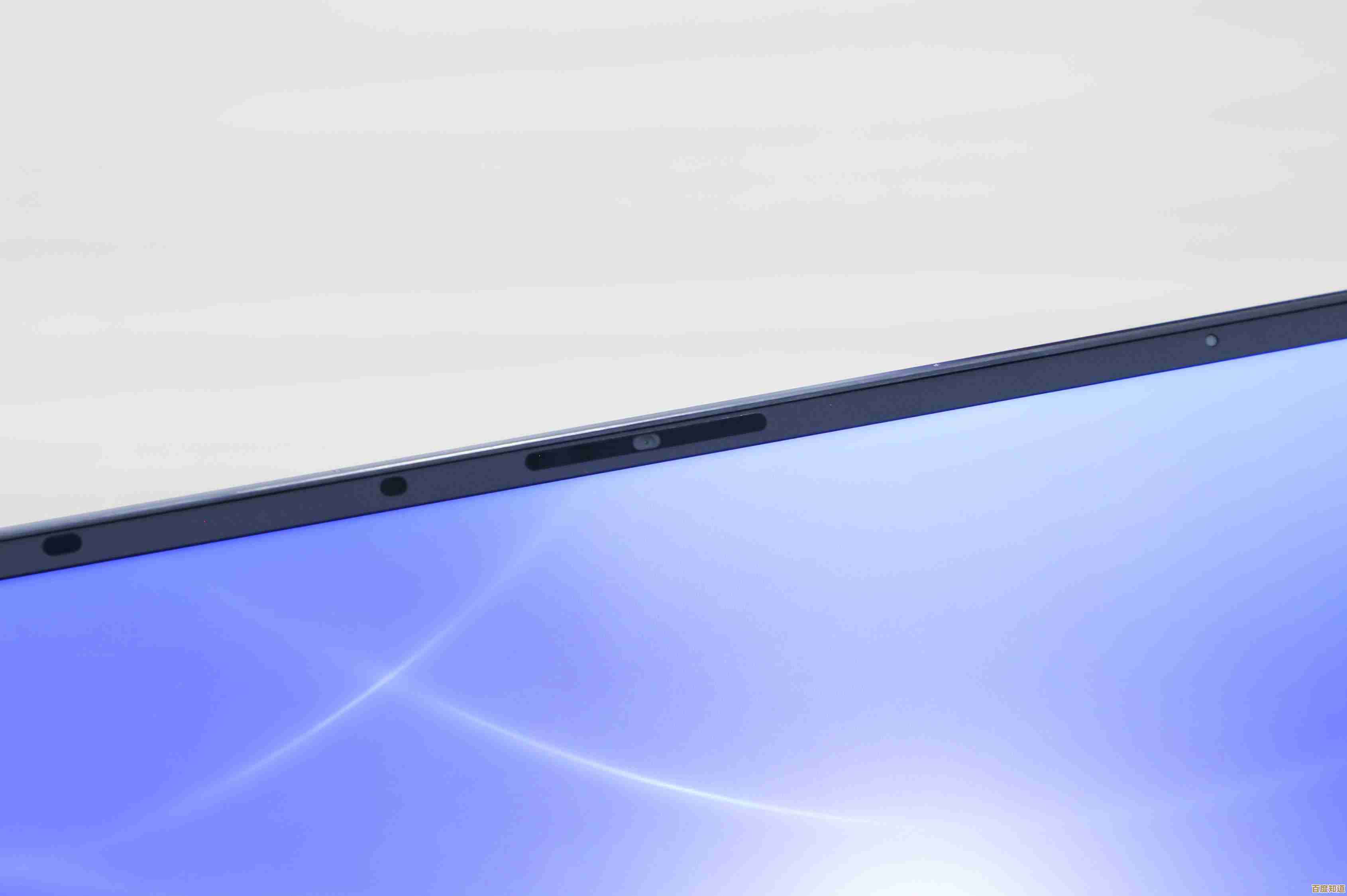 选择戴尔高性能轻薄笔记本,让移动办公更智能、更流畅、更高效 选择戴尔高性能轻薄笔记本,让移动办公更智能、更流畅、更高效