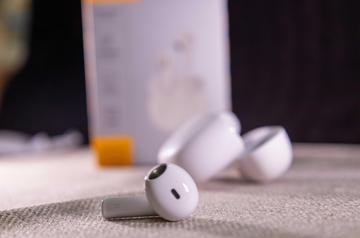 轻巧随行无线充电器,打造便捷生活,持久续航随心所用 轻巧随行无线充电器,打造便捷生活,持久续航随心所用