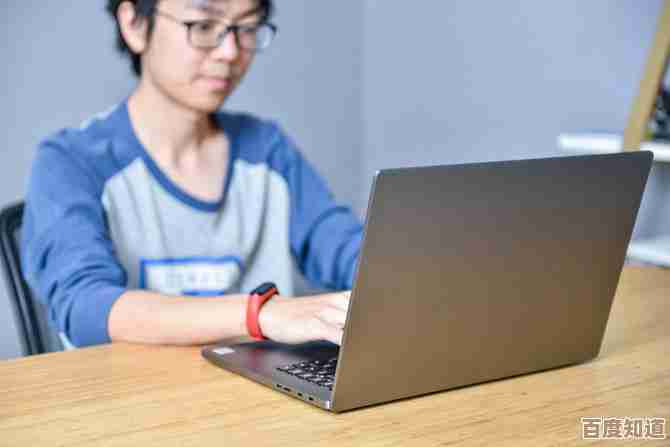 小米笔记本轻薄便携设计,强劲性能助力高效办公新体验 小米笔记本轻薄便携设计,强劲性能助力高效办公新体验