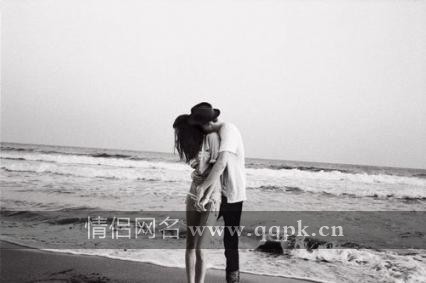 精选35对创意QQ情侣昵称，让爱情在每一刻都散发甜蜜气息