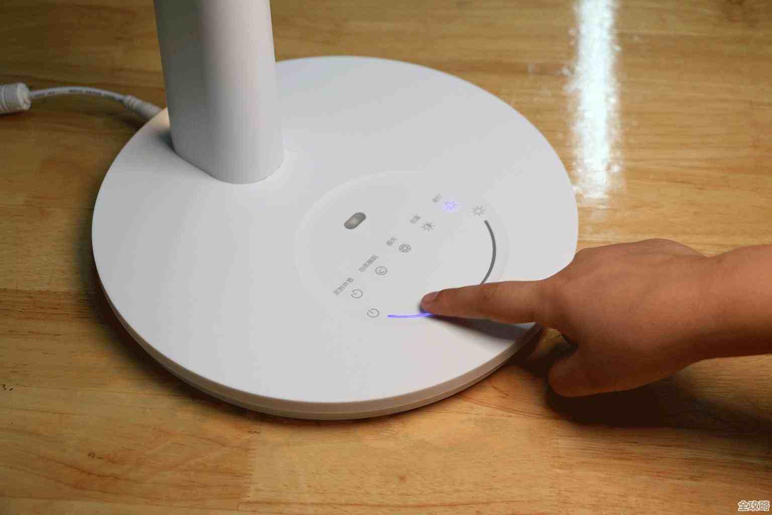 护眼节能双效合一：专业自动亮度调节助手定制您的舒适观感