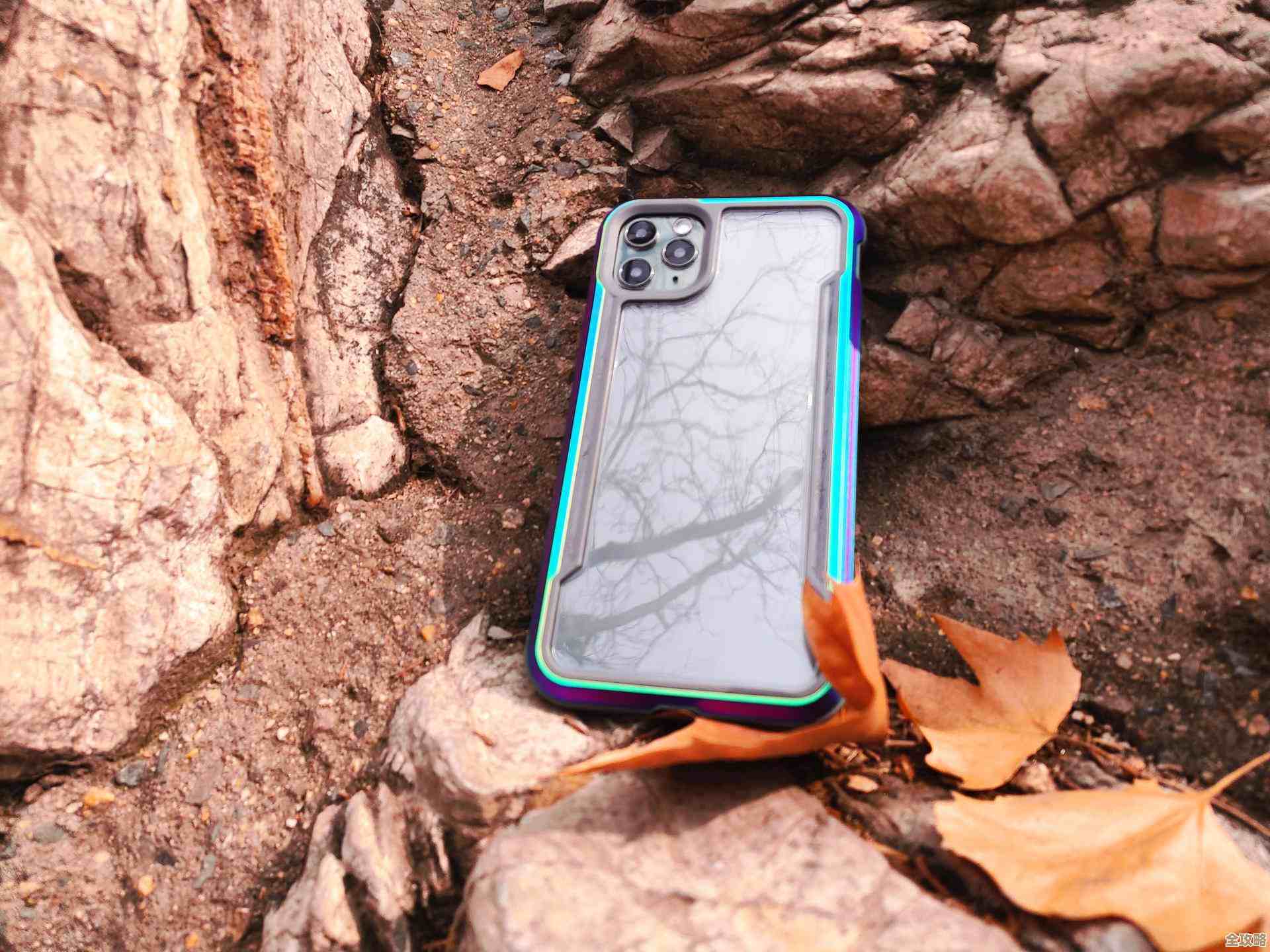 决色手机壳带来炫彩防护，让您的手机瞬间变身时尚焦点，安全又亮眼