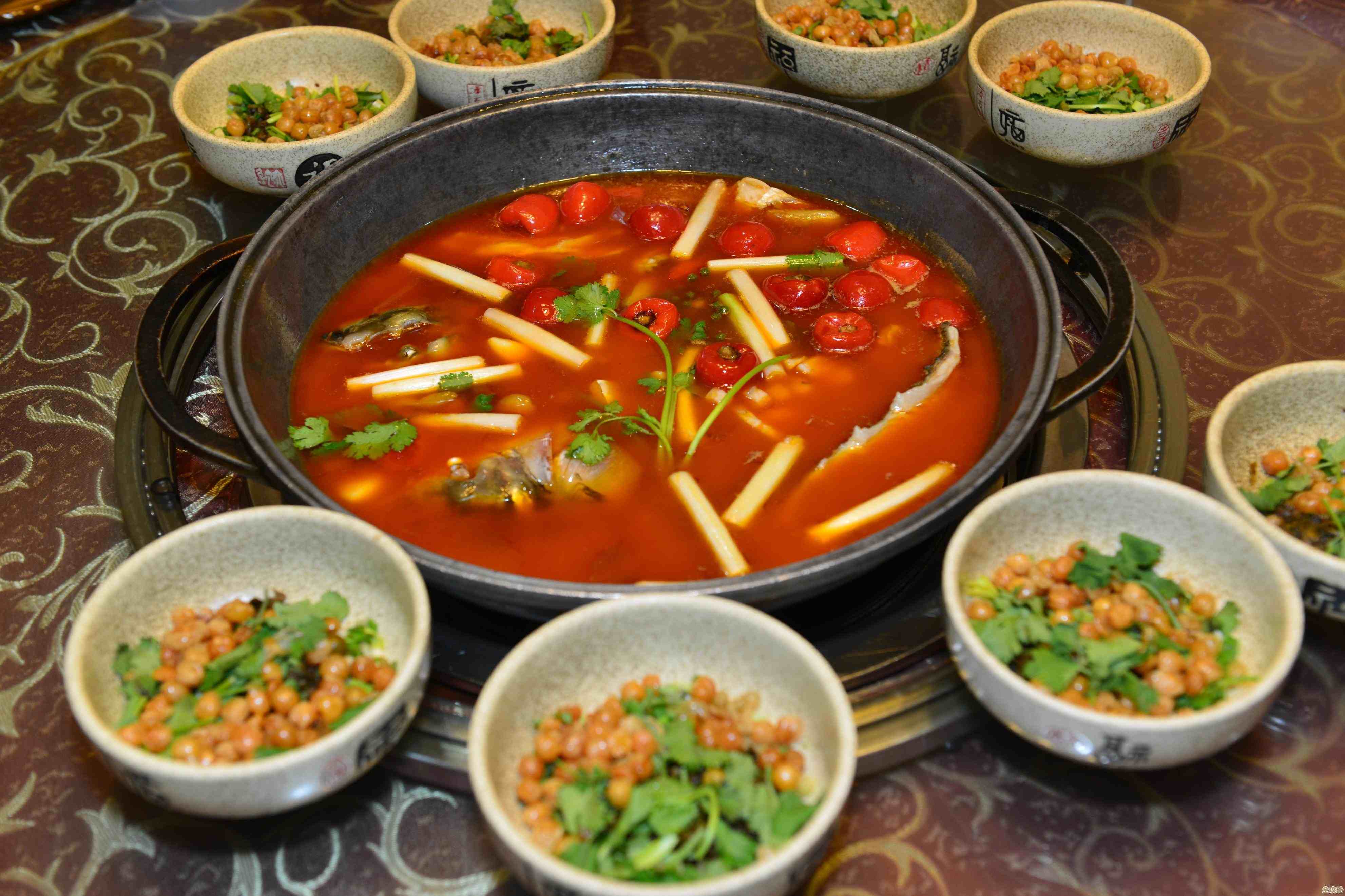 时光流转间,桌上美学的永恒魅力 时光流转间,桌上美学的永恒魅力