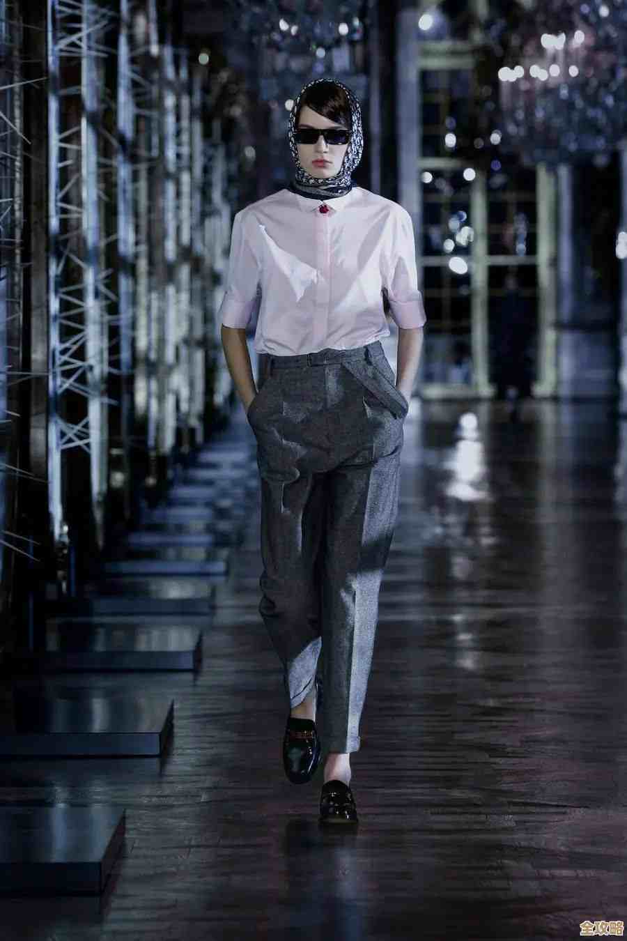 时尚界翘楚背后:揭秘哪些品牌塑造了永恒风格与影响力 时尚界翘楚背后:揭秘哪些品牌塑造了永恒风格与影响力