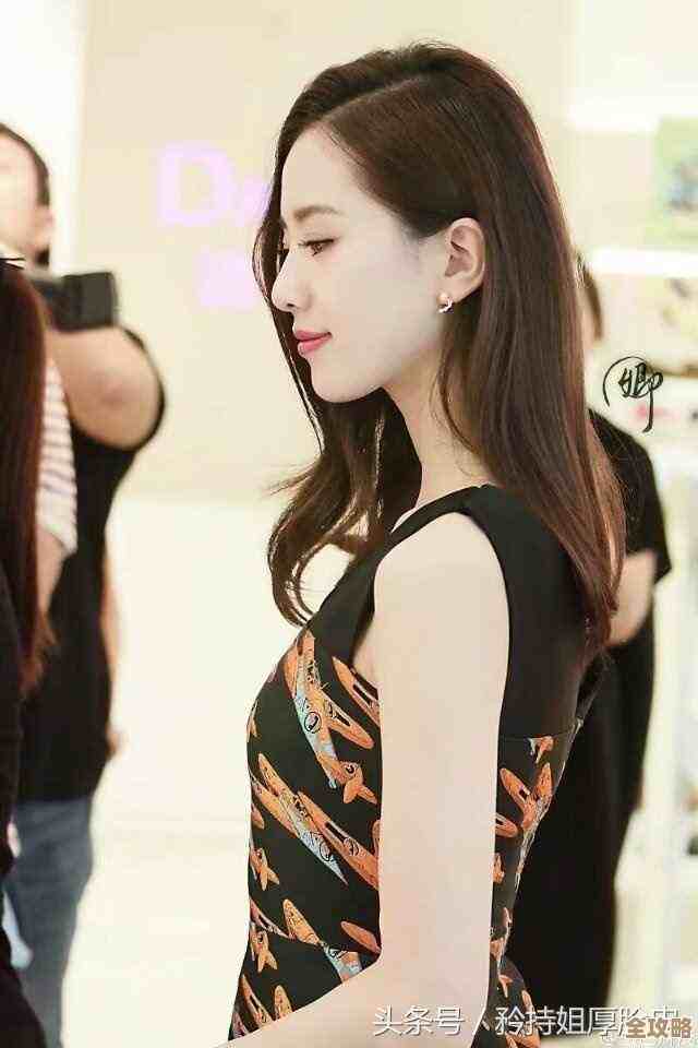 超数据世界玲珑这一角色都有什么技能，角色技能介绍随便说说…