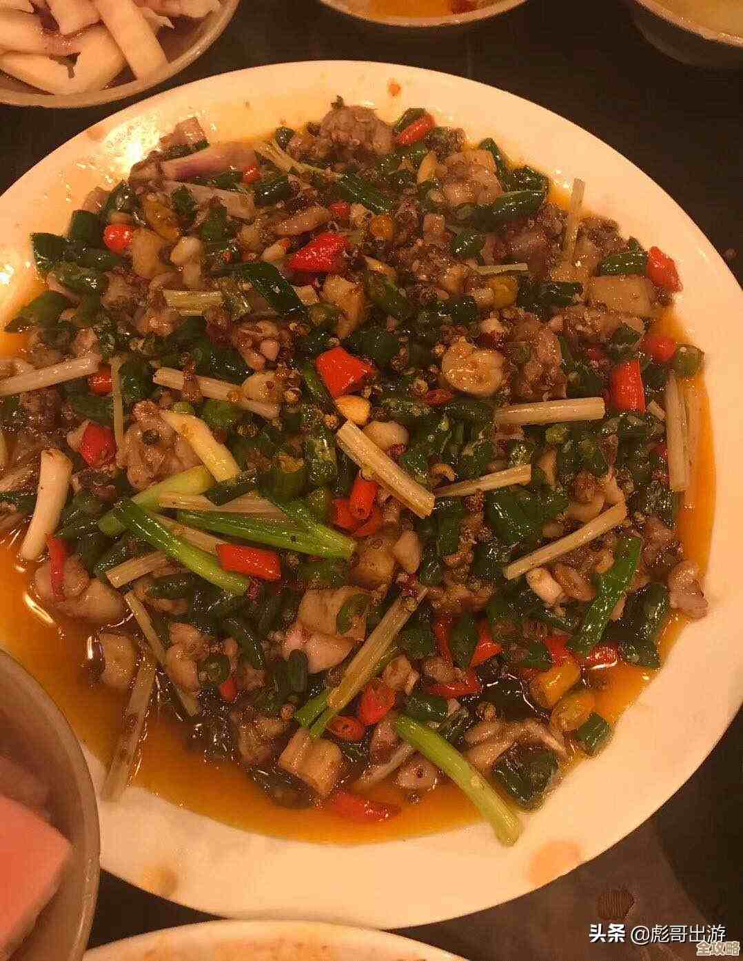 爆炒江湖新手别慌，教你少走弯路：先练啥、怎花钱别瞎折腾