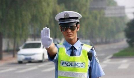 实习期驾驶人上高速要不要有人陪着啊规矩到底是怎样 实习期驾驶人上高速要不要有人陪着啊规矩到底是怎样