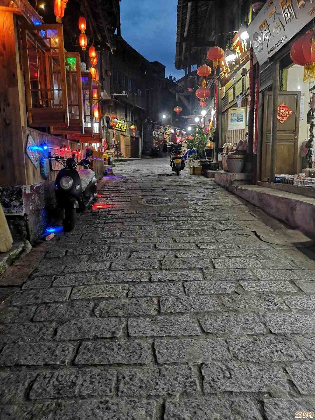 灯烧月下月如银，元宵夜里街灯人影和零碎旧话题还没说完