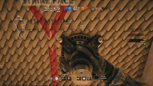 反恐精英ol语音哪个键能喊队友，能改键位吗？